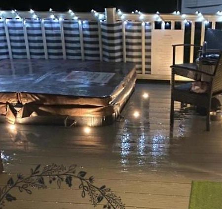 Prime Location & Luxurious Hot Tub Villa Татершал Екстериор снимка